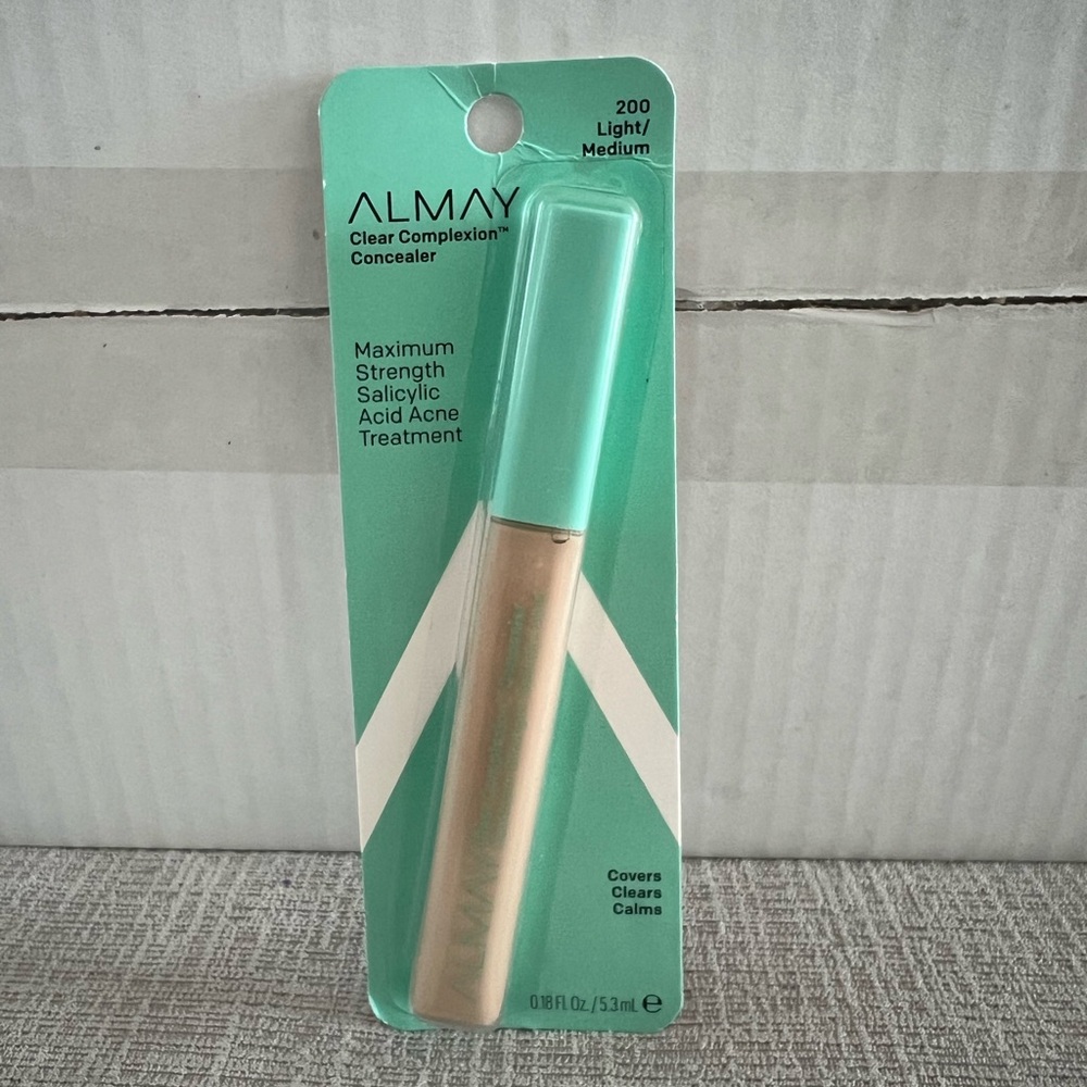 Almay Clear Complexion Concealer - Light/Medium